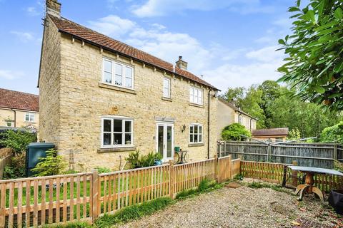 2 Barnes Close, Corston, Malmesbury, SN16 0HR