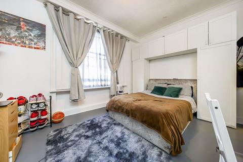1 bedroom apartment for sale, Park Street, Slough SL3