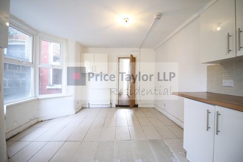4 bedroom terraced house for sale, Markhouse Road, London E17