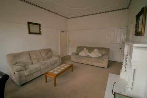 4 bedroom flat to rent, Falkland Street, Glasgow, G12