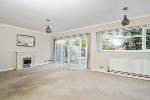 3 bedroom house to rent, Shornefield Close, Bromley, BR1