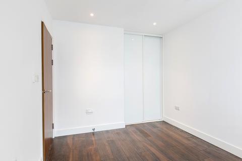 2 bedroom flat to rent, Christchurch Road, London SW19