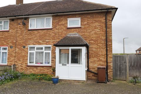 3 bedroom end of terrace house to rent, Daiglen Drive, South Ockendon