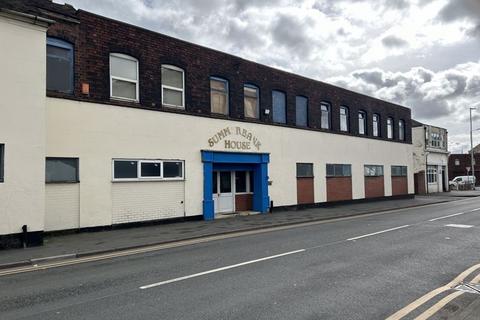 Warehouse to rent, High Street, Tunstall, Stoke-On-Trent