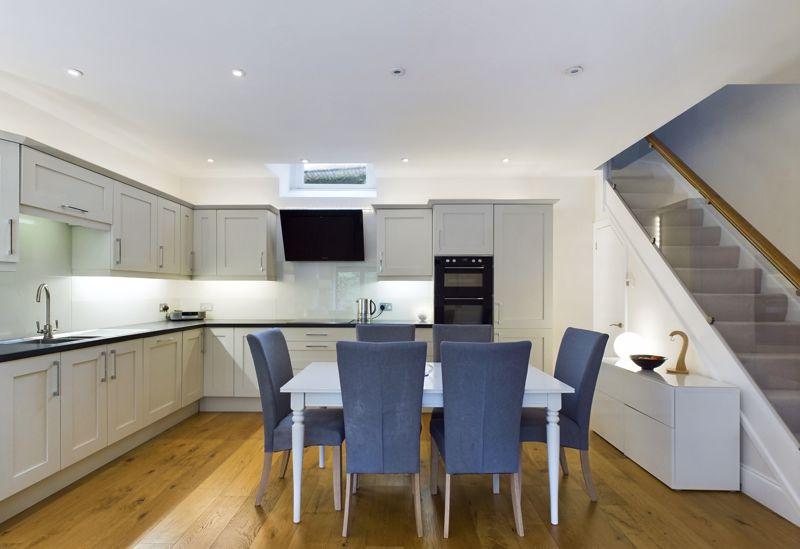 Kitchen dining