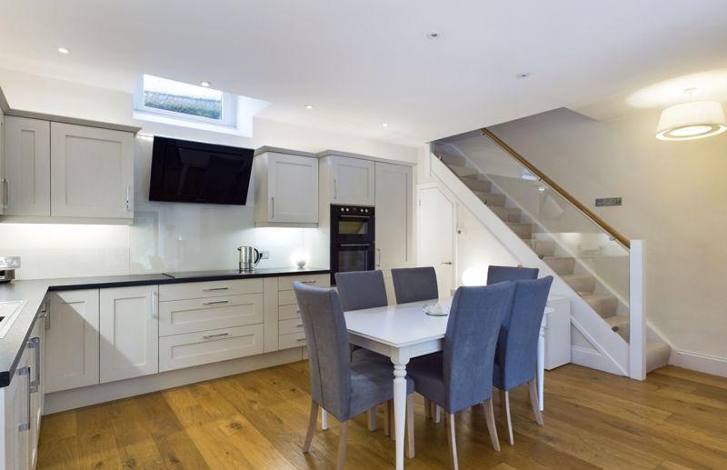 Kitchen dining