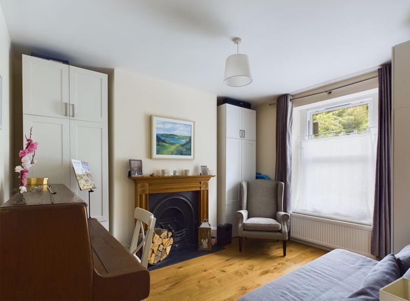 Bedroom / Study
