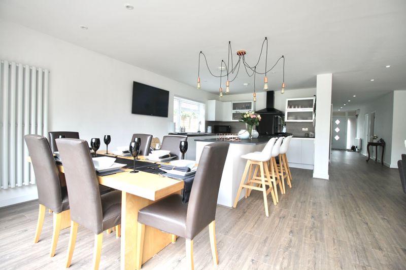 Kitchen/Dining Area