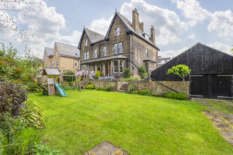 6 bedroom semi-detached house for sale, Hall Bank Drive, Bingley, West Yorkshire, BD16