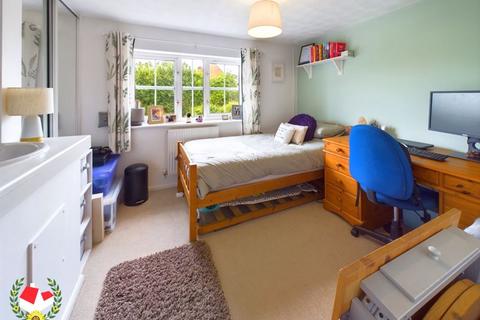 2 bedroom terraced house for sale, Dunlin Close, Quedgeley, Gloucester