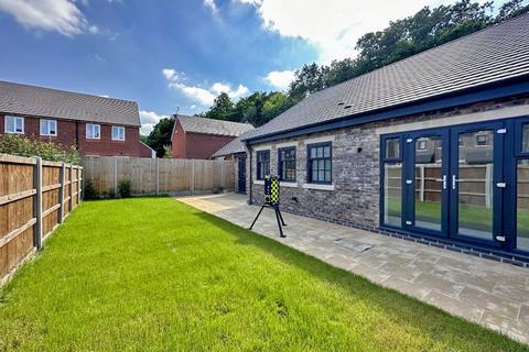 2 bedroom detached bungalow for sale, WOMBOURNE, Ounsdale Road/Mary Bond Court
