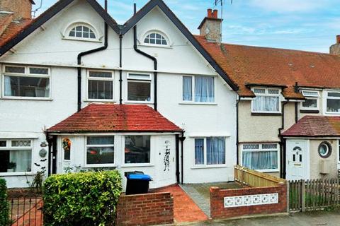 3 bedroom semi-detached house to rent, Victoria Avenue - Margate