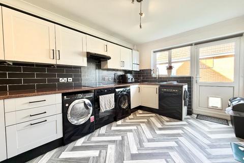 4 bedroom detached house for sale, Birch Close, Canvey Island