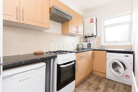 3 bedroom flat to rent, Claremont Road, London NW2
