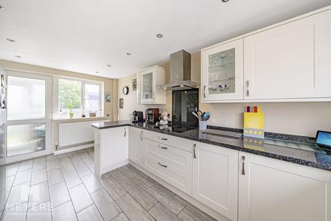 4 bedroom semi-detached house for sale, Hanham Road, Corfe Mullen, BH21