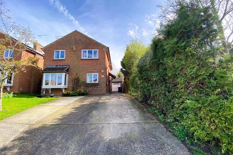 4 bedroom detached house for sale, Chesterfield Crescent, Leighton Buzzard LU7