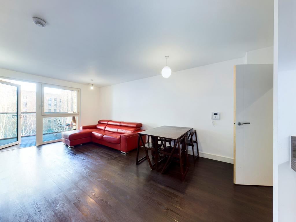 3 bedroom flat to rent
