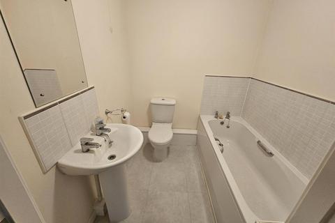 2 bedroom apartment to rent, Mountbatten Way