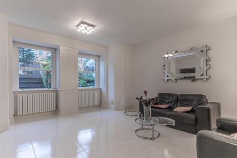 2 bedroom flat to rent, Fitzjohns Avenue, London NW3