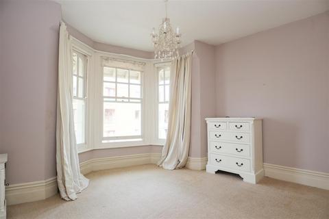 2 bedroom flat for sale, Wilton Road, Bexhill-On-Sea