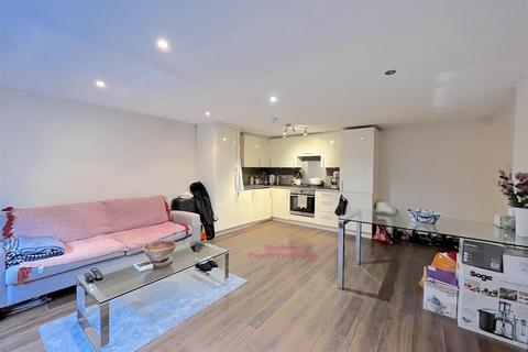 1 bedroom flat to rent, 19 Crescent Road, London N8