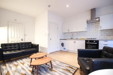 2 bedroom flat to rent, Hornsey Road, London N19