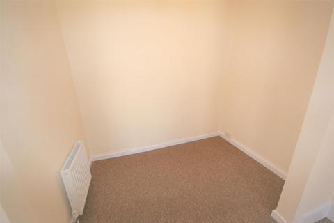 2 bedroom flat to rent, Fore Street,Cullompton,Devon,