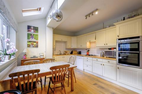 4 bedroom semi-detached house to rent, Abbey View Gardens, Bath BA2