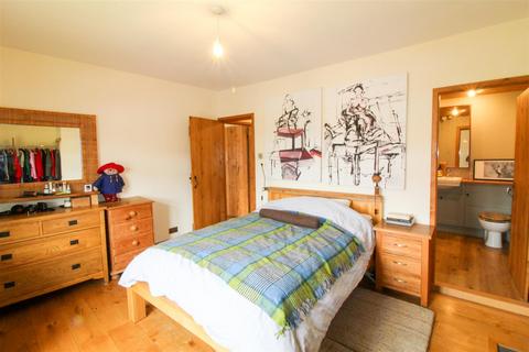 3 bedroom cottage for sale, St. James Green, Thirsk