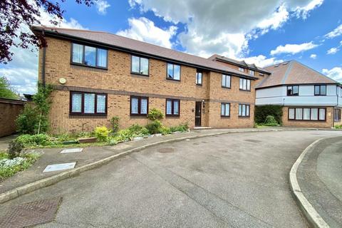 2 bedroom retirement property for sale, Leaside Court, Hillingdon, Middlesex, UB10 0DD