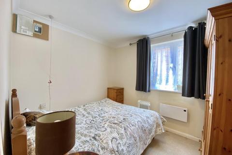 2 bedroom retirement property for sale, Leaside Court, Hillingdon, Middlesex, UB10 0DD