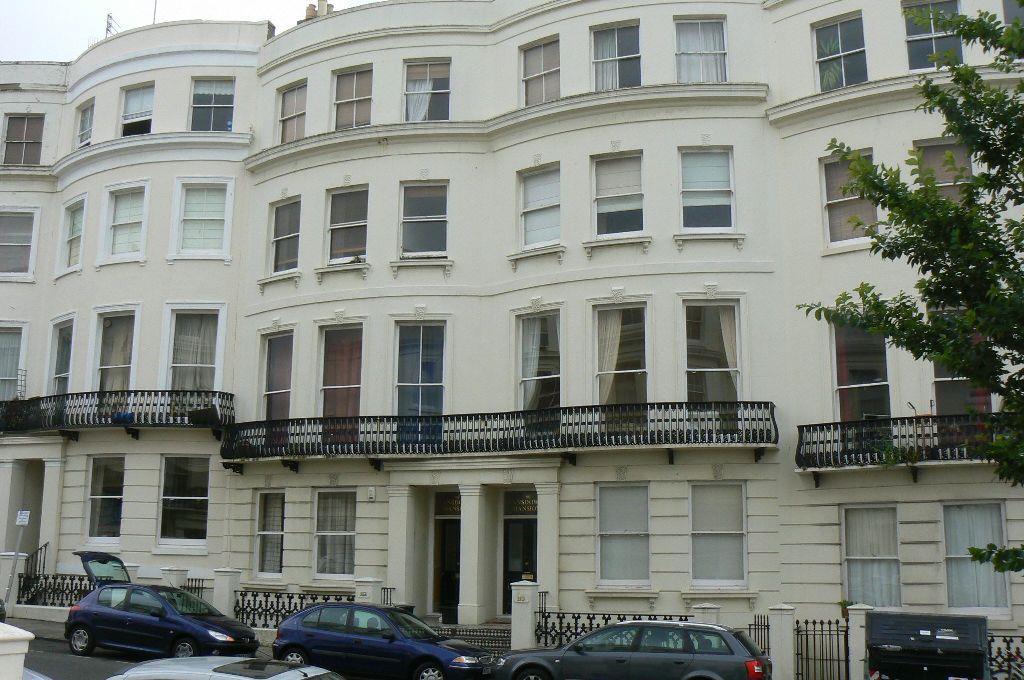 Lansdowne Place, Hove 2 bed flat to rent £1,350 pcm (£312 pw)