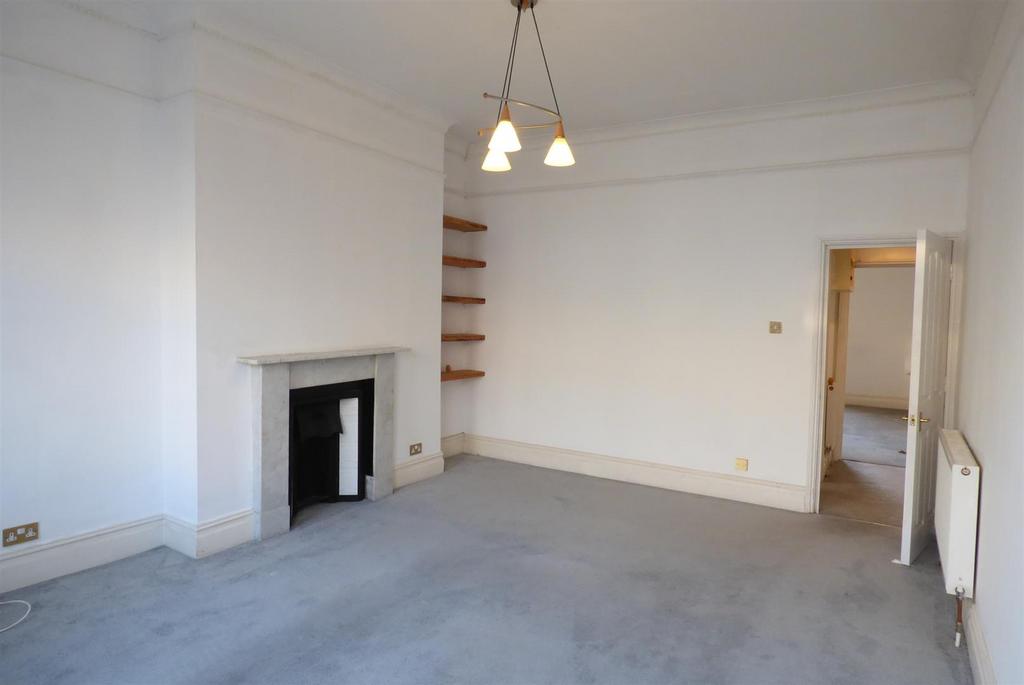 Lansdowne Place, Hove 2 bed flat to rent £1,350 pcm (£312 pw)