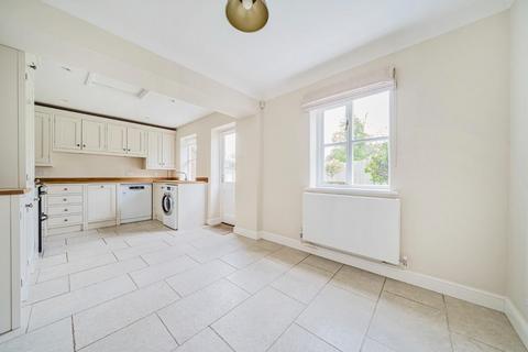 3 Dennes Mill Close, Wye, Ashford, TN25 5DR