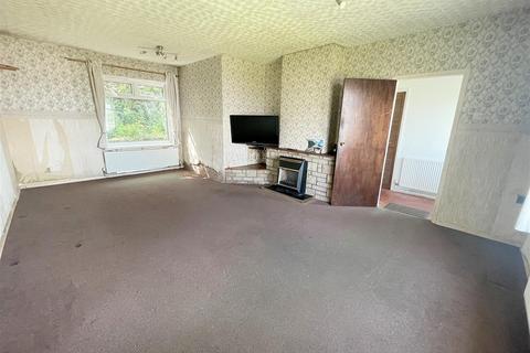 3 bedroom detached bungalow for sale, Heol Blaengwastod, Llangunnor, Carmarthen