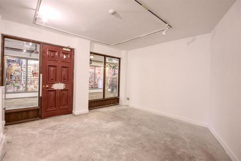 Retail property (high street) to rent, Kiosk 4 Craven Court Shopping Centre