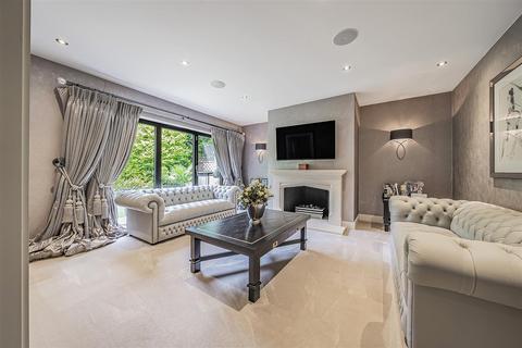 204 Leesons Hill, Chislehurst, BR7 6QH