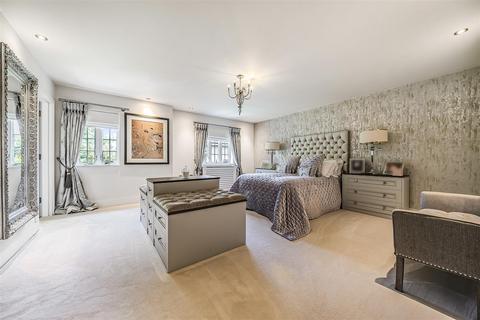 204 Leesons Hill, Chislehurst, BR7 6QH
