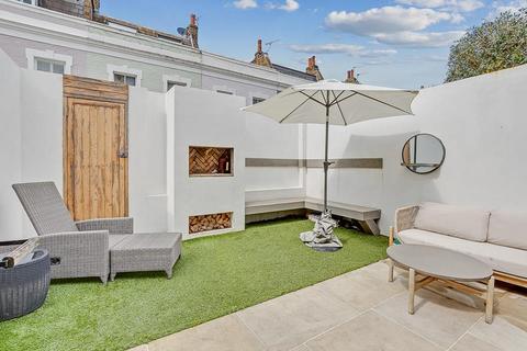 5 bedroom terraced house for sale, Campana Road, London