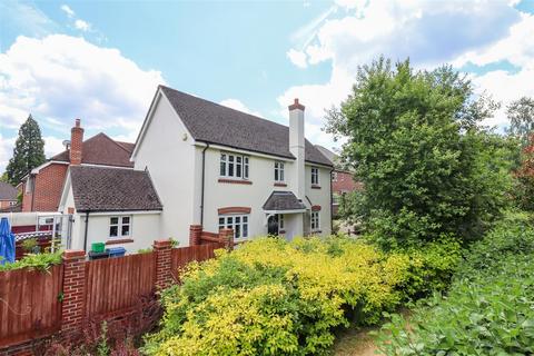 4 bedroom detached house for sale, Chineham Close, Fleet GU51