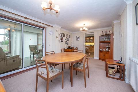 3 bedroom semi-detached house for sale, Chantry Crescent, Alcester B49
