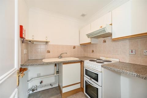 1 bedroom apartment to rent, Richmond Avenue West, Bognor Regis