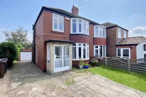 3 bedroom semi-detached house to rent, Hind Road, Whiston