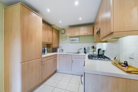 27 Winter Gardens, Crawley, RH11 8RB