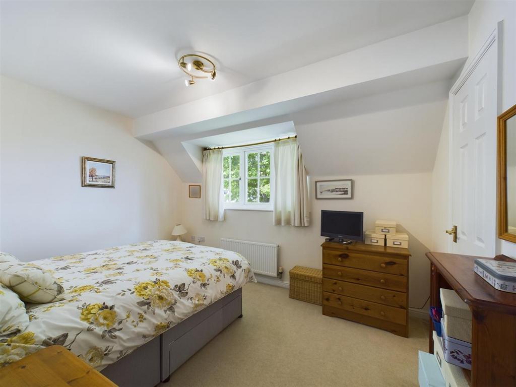 CAM02600 G0-PR0228-STILL008.jpg