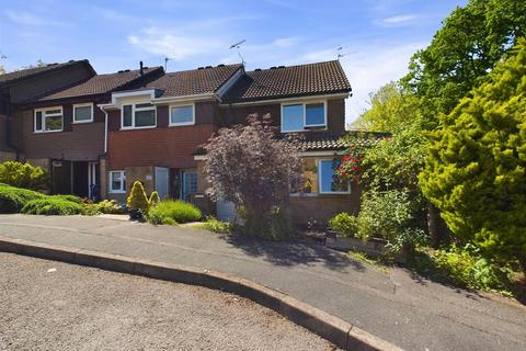 2 bedroom end of terrace house for sale, Poynings Road, Crawley