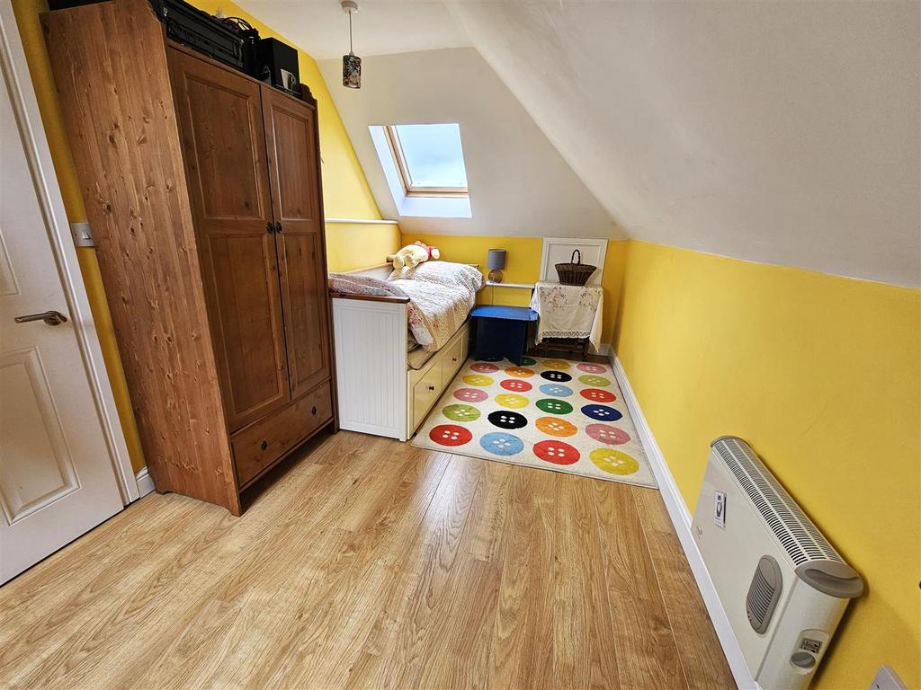 Bedroom 6.jpg
