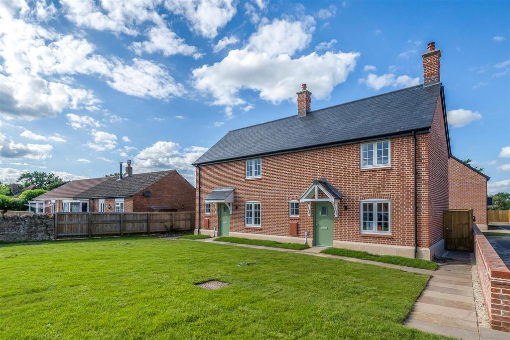 Aubreys Yard, Poulshot 2 bed semidetached house for sale £243,750