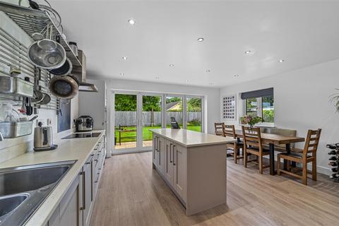 Oak Tree House The Heath, Tattingstone, Ipswich, IP9 2LX