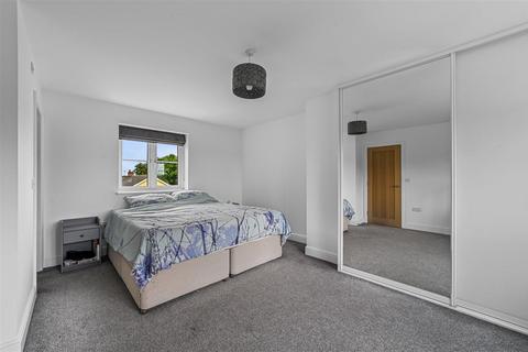 Oak Tree House The Heath, Tattingstone, Ipswich, IP9 2LX